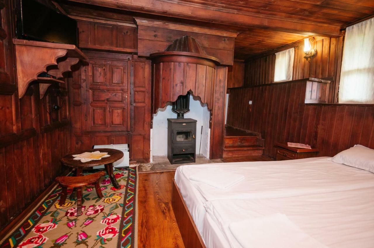 Отель Kodjamanova House Жеравна Экстерьер фото