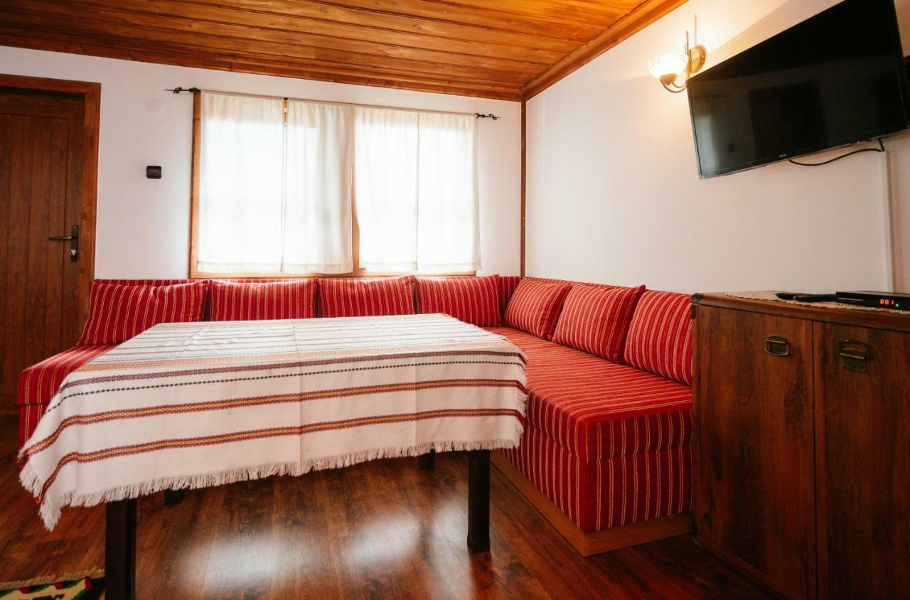 Отель Kodjamanova House Жеравна Экстерьер фото